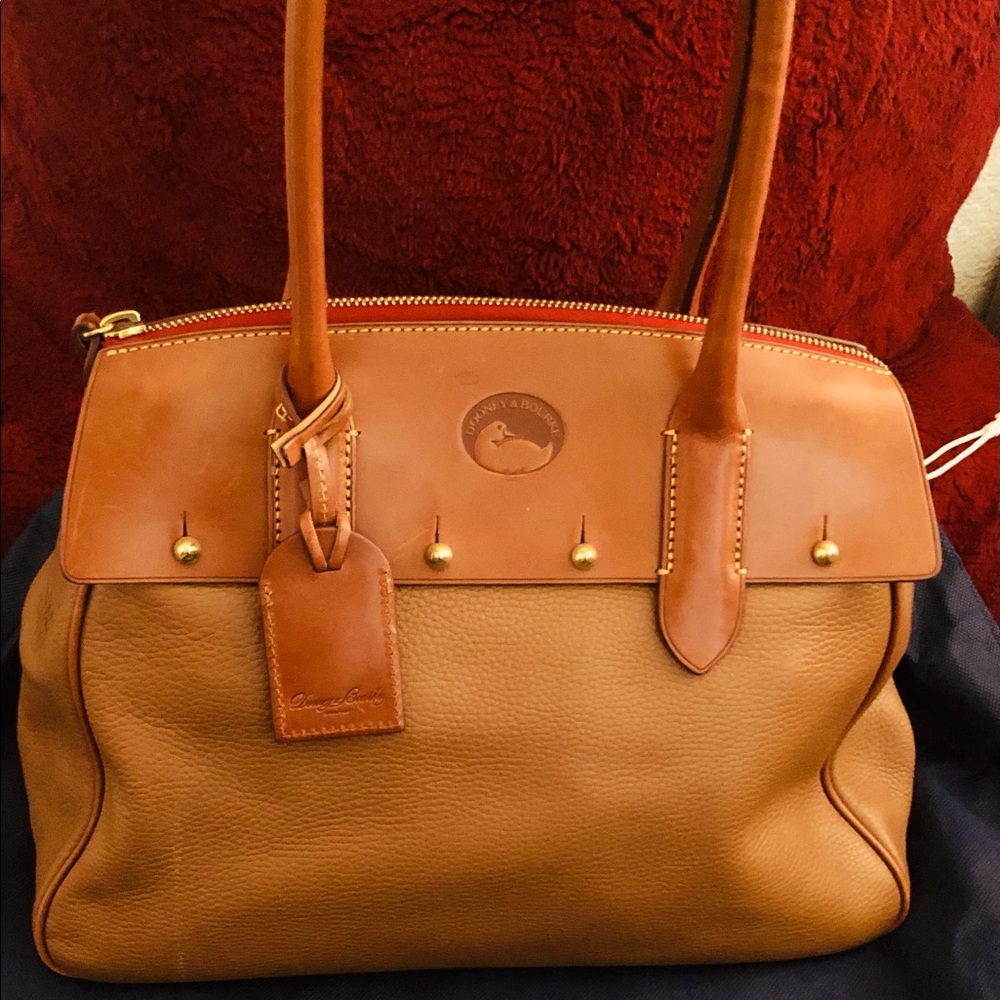 Beautiful AUTHENTIC Dooney and Bourke “WILSON PANAMA” shopping satchel.